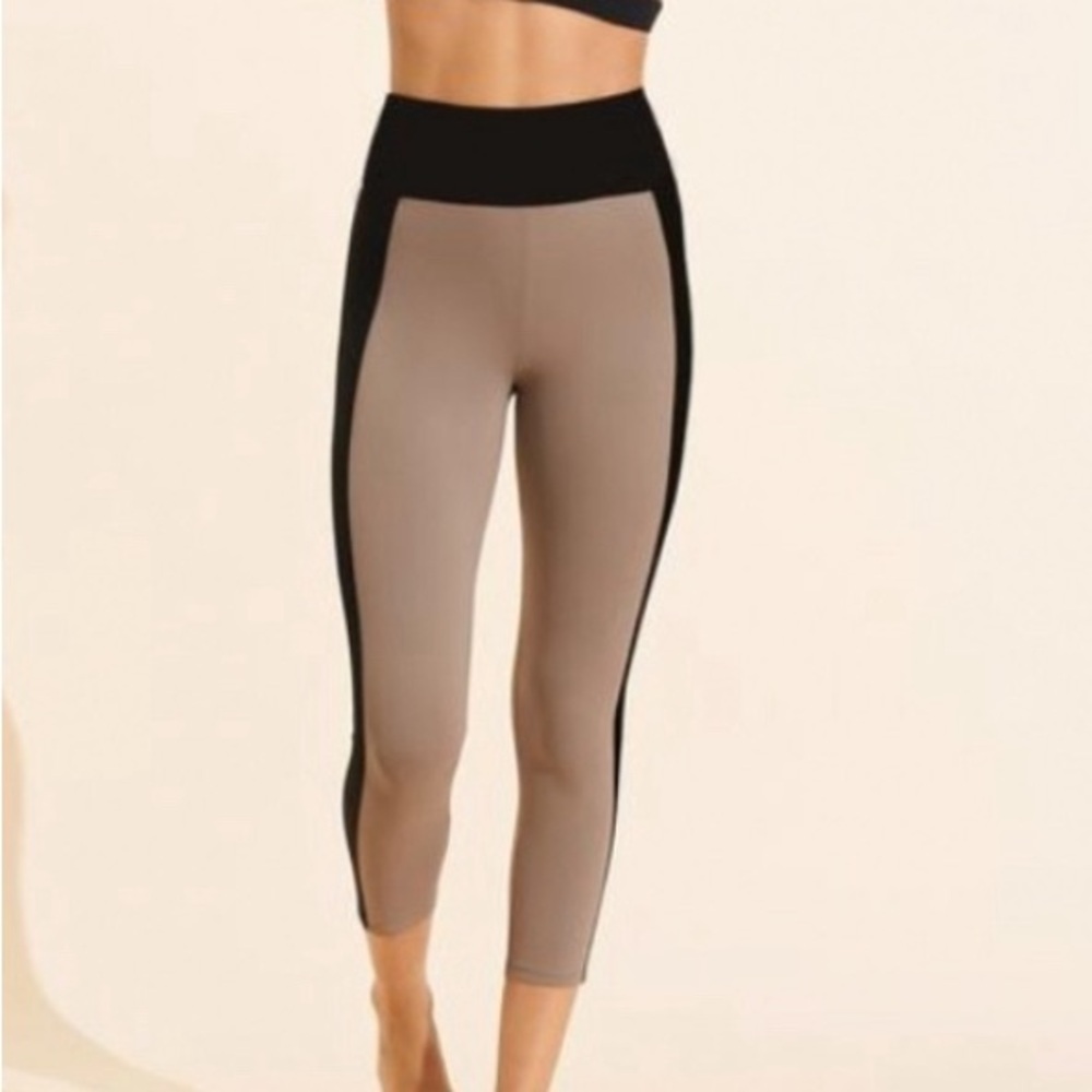 Ernest Leoty leggings size small 23” EUC